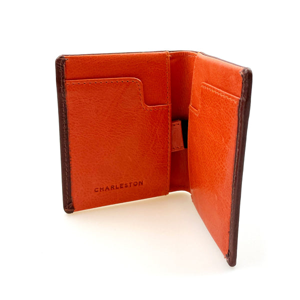 Tenká pánská kožená peněženka Queens - boční pohled do otevřené peněženky
